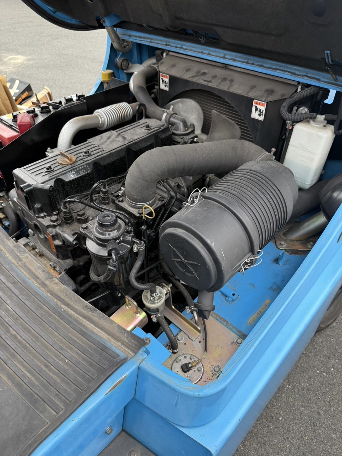 Xe nâng dầu 2,5 tấn SUMITOMO 11-FD25PAXI94D chui container 3 ty 2 lao dịch giá đời 2015