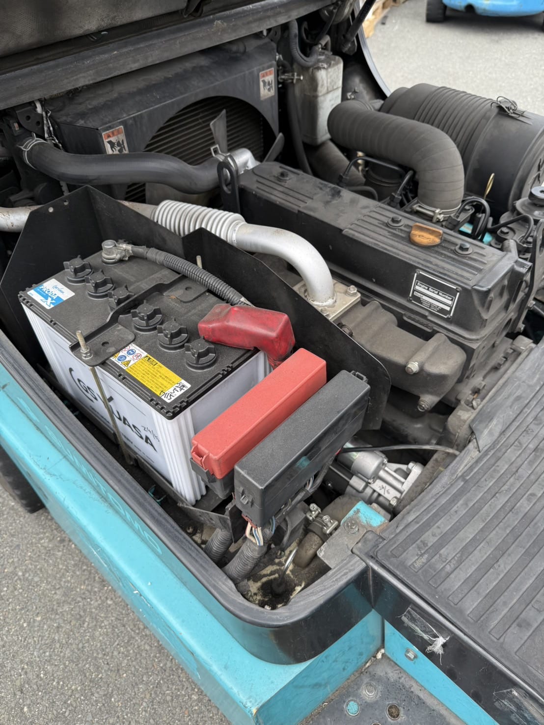 Xe nâng dầu 2,5 tấn SUMITOMO 11-FD25PAXI98D chui container 3 ty 3 lao dịch giá đời 2014