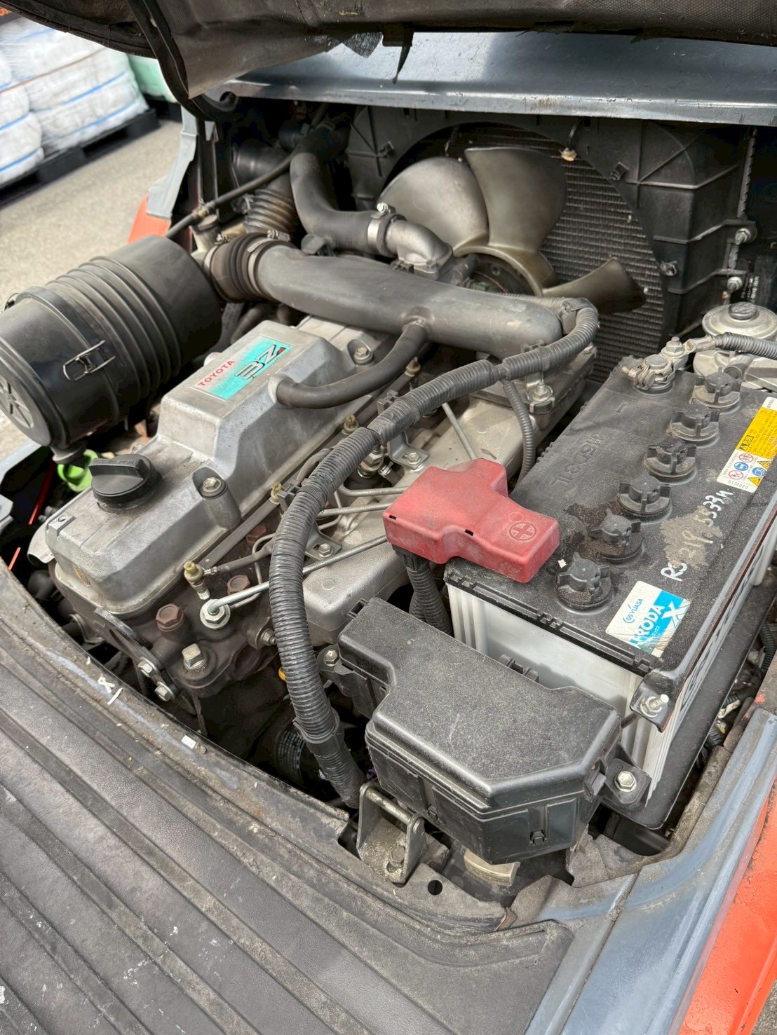 Xe nâng dầu 3 tấn TOYOTA 8FD30 số sàn, mâm xoay, dịch càng  nhập Nhật