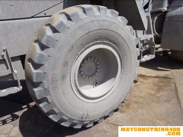 Bán xúc lật Nhật bãi Komatsu WA320-7 năm 2014