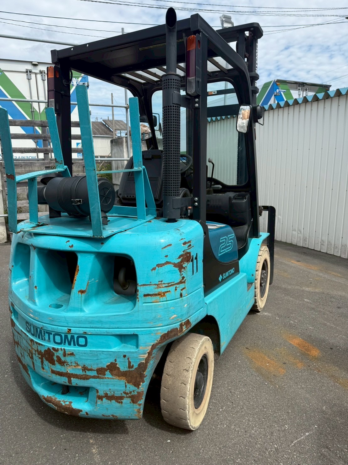 Xe nâng dầu 2,5 tấn SUMITOMO 11FD25PAXI98D số tự động đời 2013