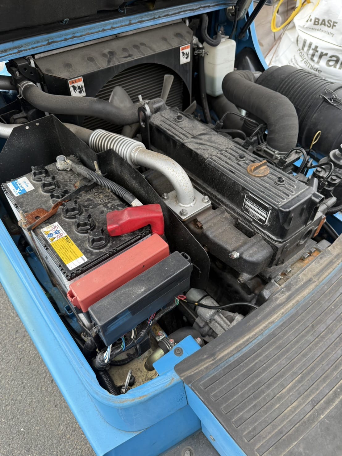 Xe nâng dầu 2,5 tấn SUMITOMO 11-FD25PAXI94D chui container 3 ty 2 lao dịch giá đời 2015