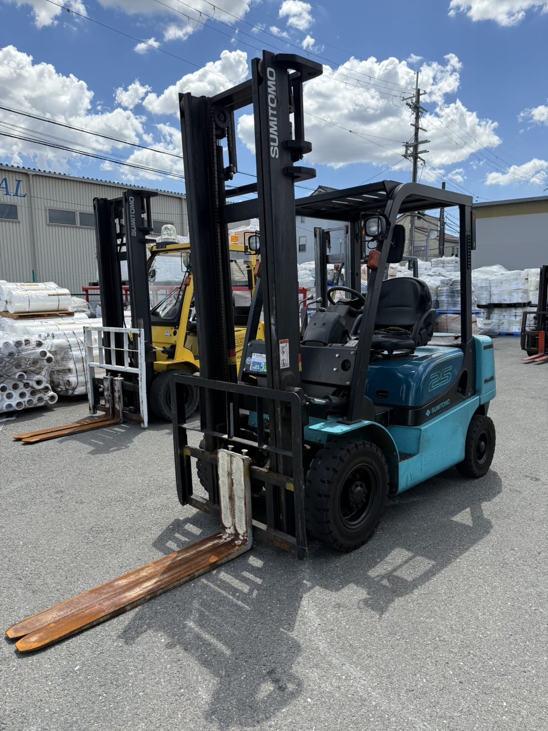 Xe nâng dầu 2,5 tấn SUMITOMO 11-FD25PAXI92D số tự động cực đẹp sản xuất 2009