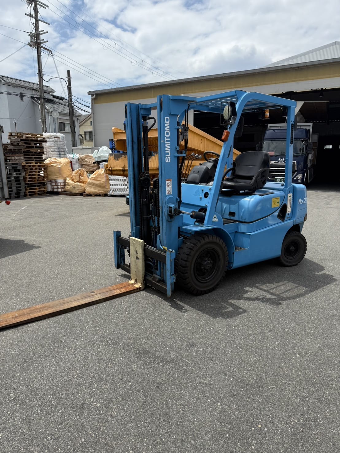 Xe nâng dầu 2,5 tấn SUMITOMO 11-FD25PAXI94D chui container 3 ty 2 lao dịch giá đời 2015