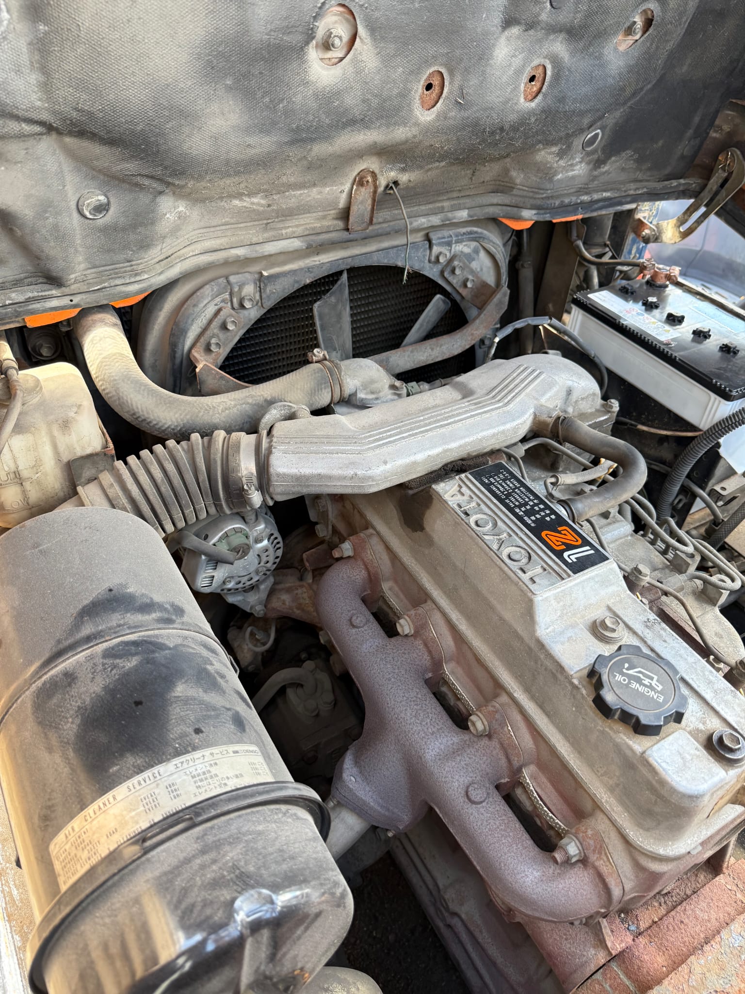 Xe nâng dầu 2,5 tấn TOYOTA 5FD25 số tự động, gật gù nhập Nhật