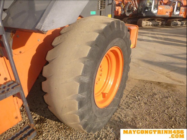 Bán xúc lật Nhật bãi Hitachi ZW140 đời 2010. Máy cực đẹp