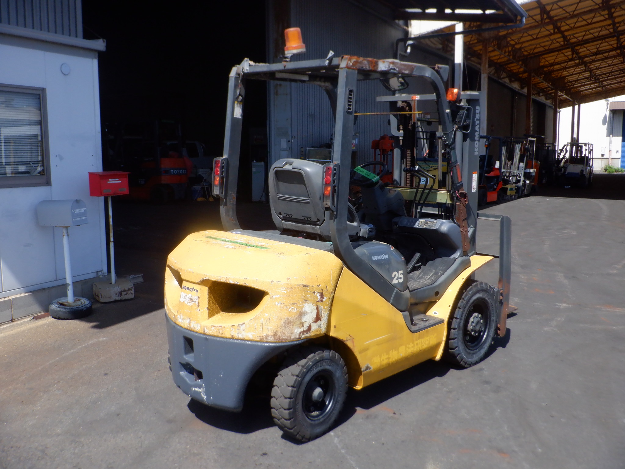 XE NÂNG KOMATSU FD25T-17 0331615 LH:096.235.1368