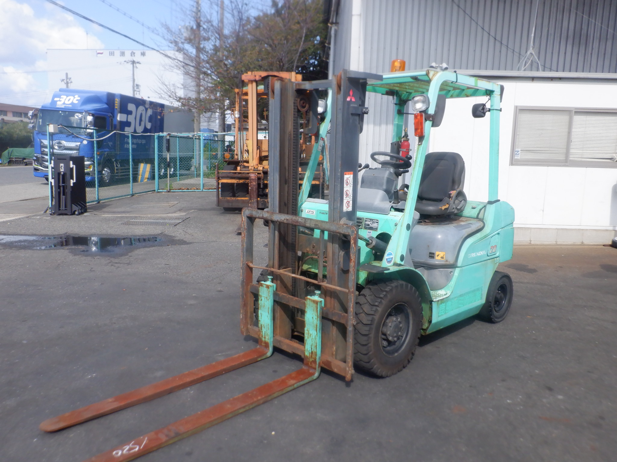XE NÂNG DẦU MITSUBISHI FD20T F18C-21514  Hotline: 096.235.1368