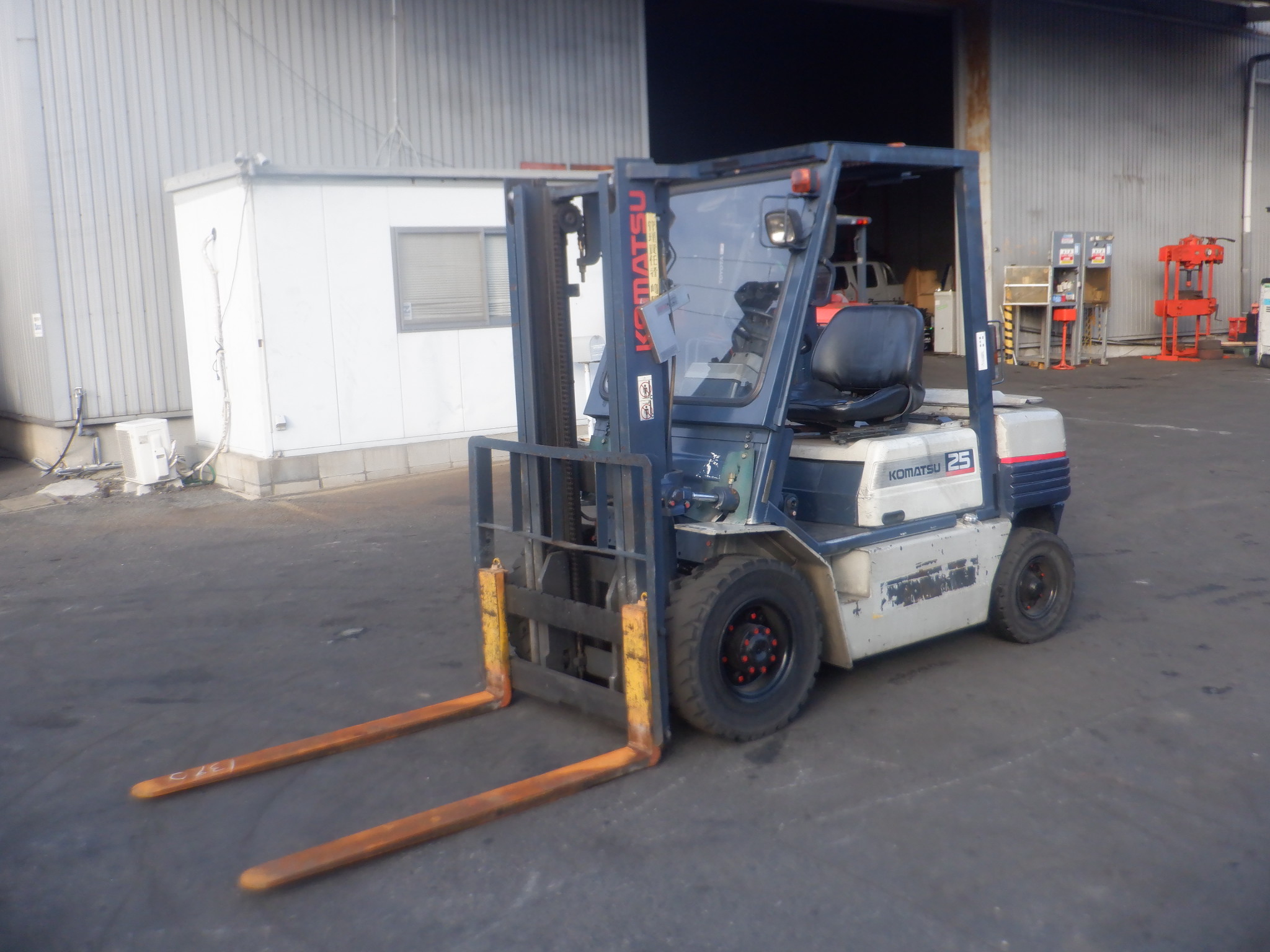 XE NÂNG DẦU KOMATSU FD25-11 432940  Hotline: 096.235.1368