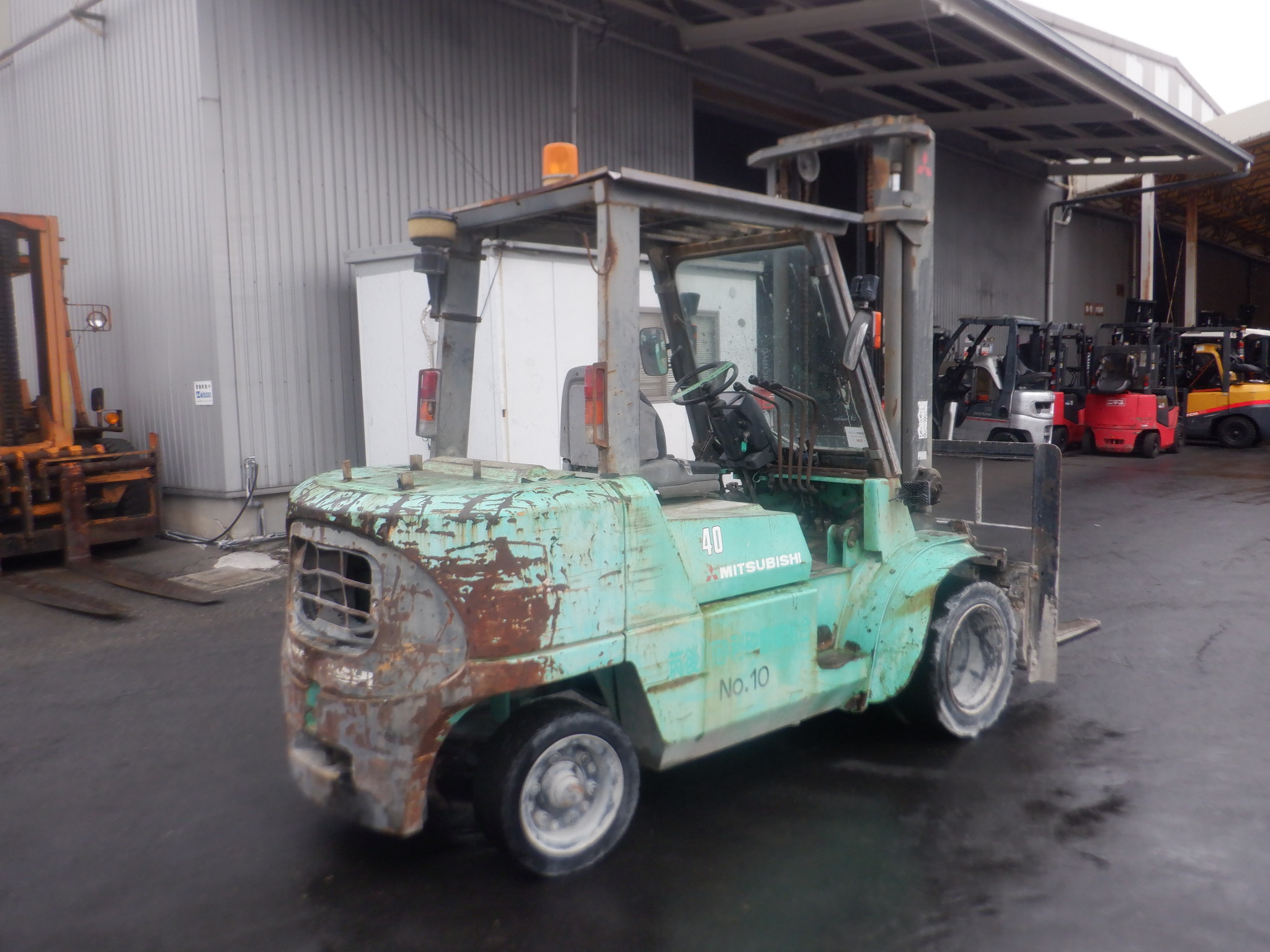 XE NÂNG DẦU MITSUBISHI  FD40T F19C-50316  LH:096.235.1368