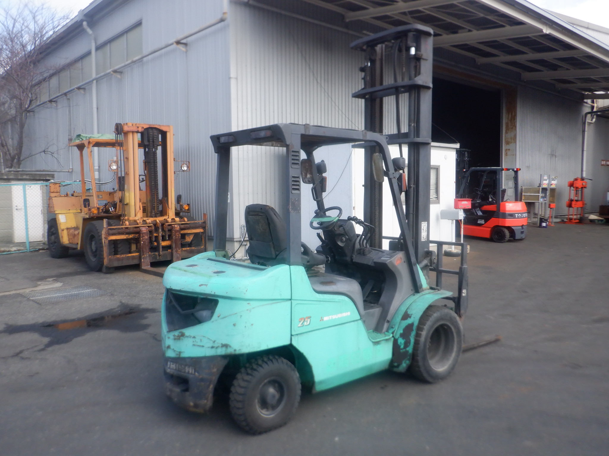 XE NÂNG DẦU MITSUBISHI FD25T F18C-50993 Hotline: 096.235.1368