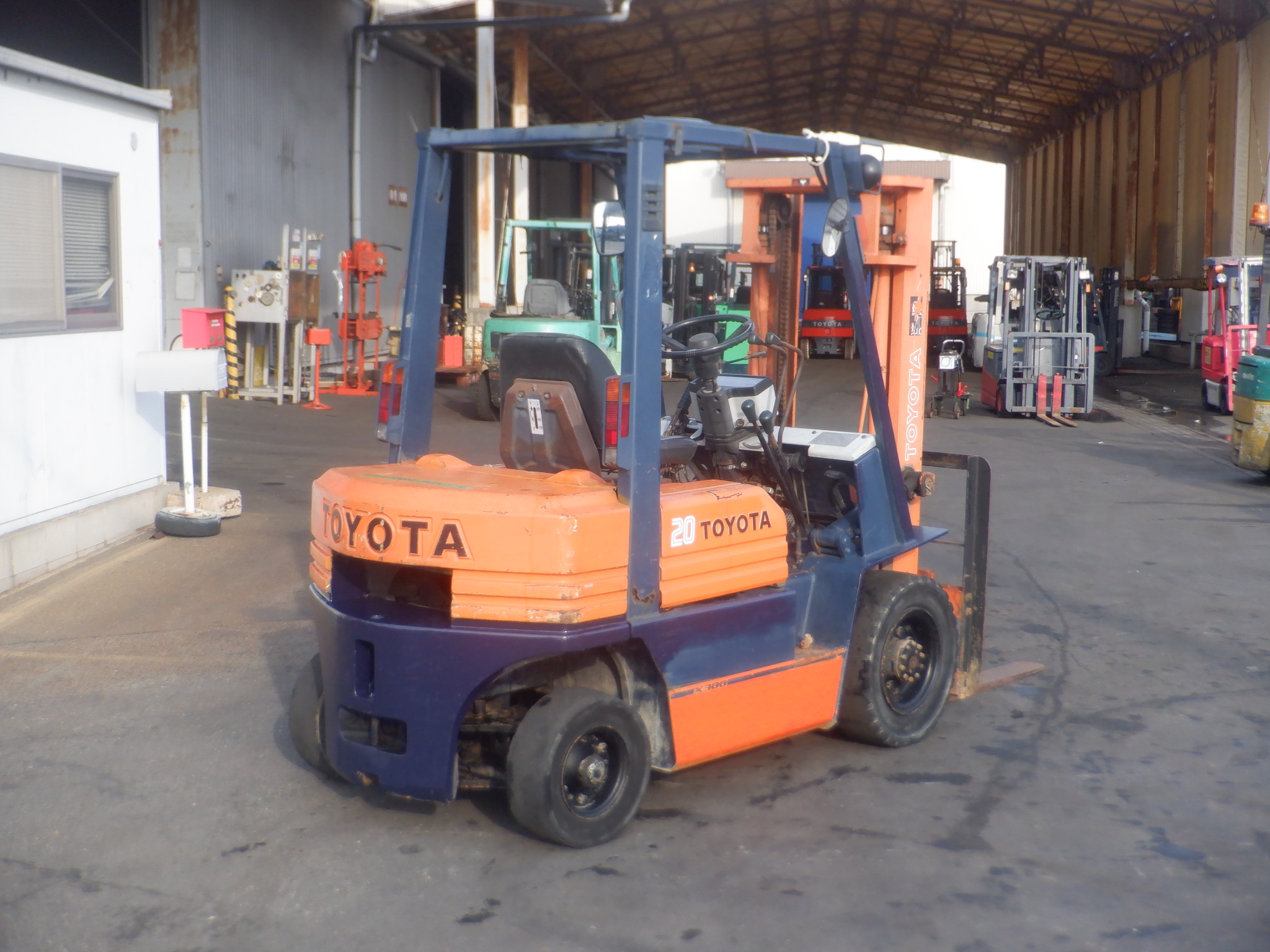 XE NÂNG DẦU TOYOTA 5FD20 44741  LH:096.235.1368