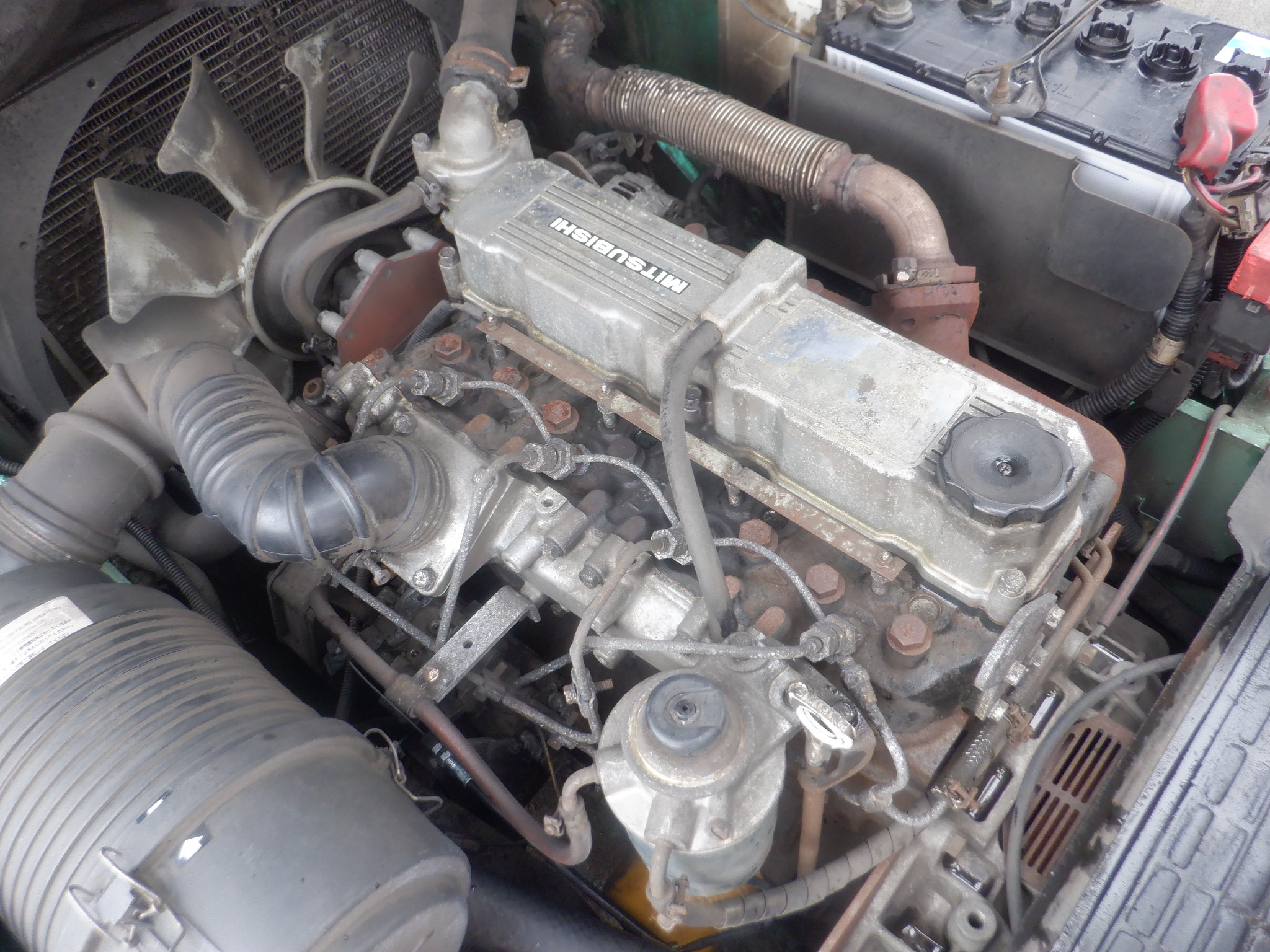 Xe nâng 2,5 tấn kẹp vuông MITSUBISHI FD25T số tự động, nhập Nhật.