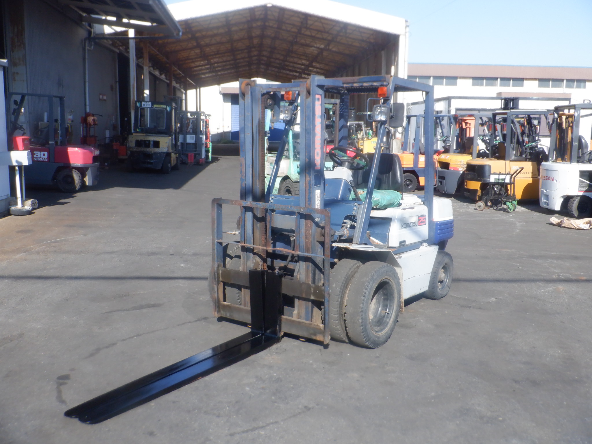 XE NÂNG DẦU KOMATSU FD25-11 340572