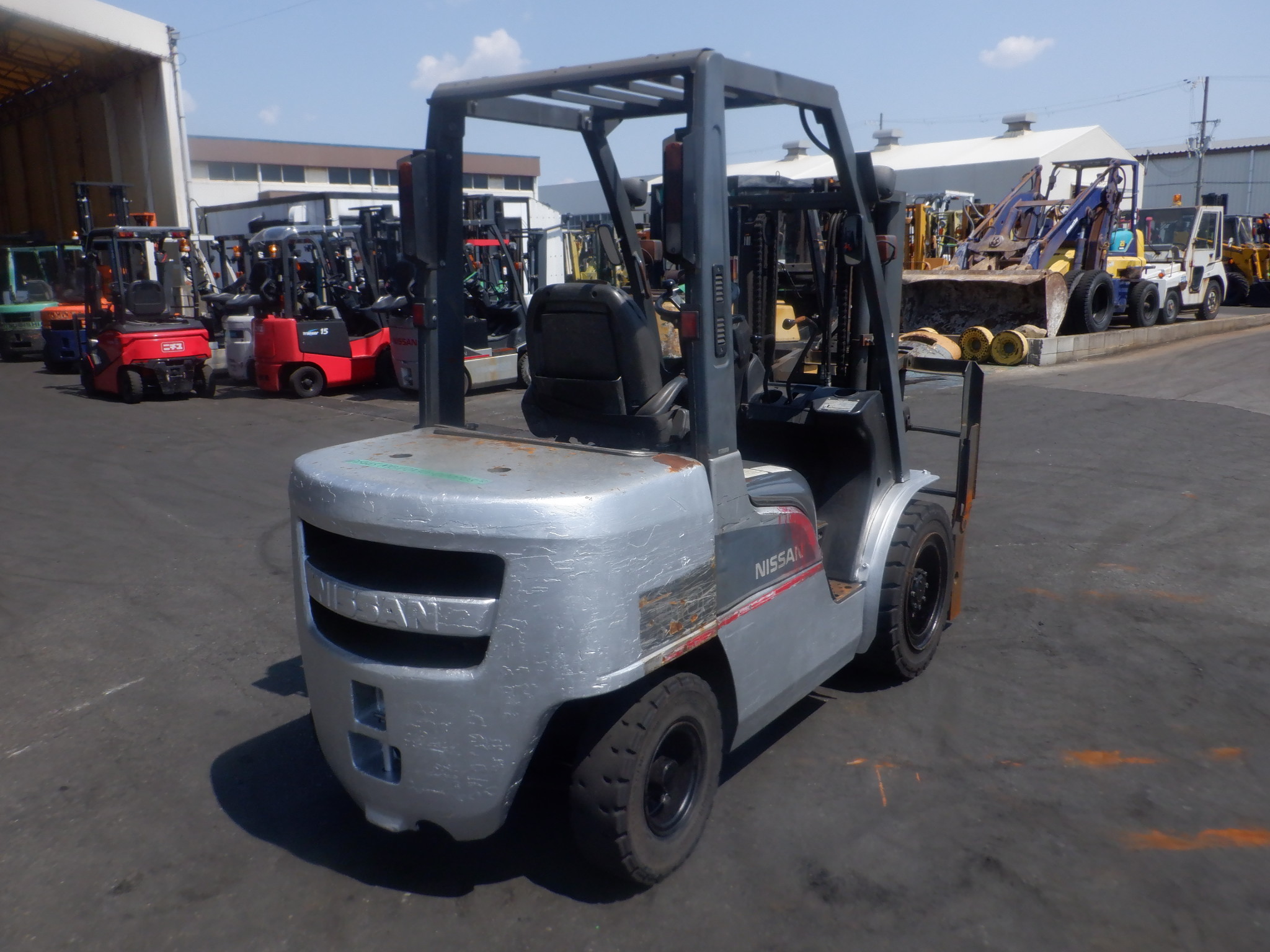 Xe nâng 3 tấn NISSAN NYG1F2A30 Nhật bãi số tự động, gật gù