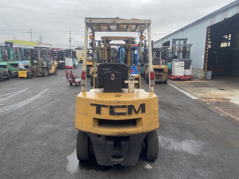 Xe nâng bãi TCM FD25Z2 Liên hệ: 096.235.1368