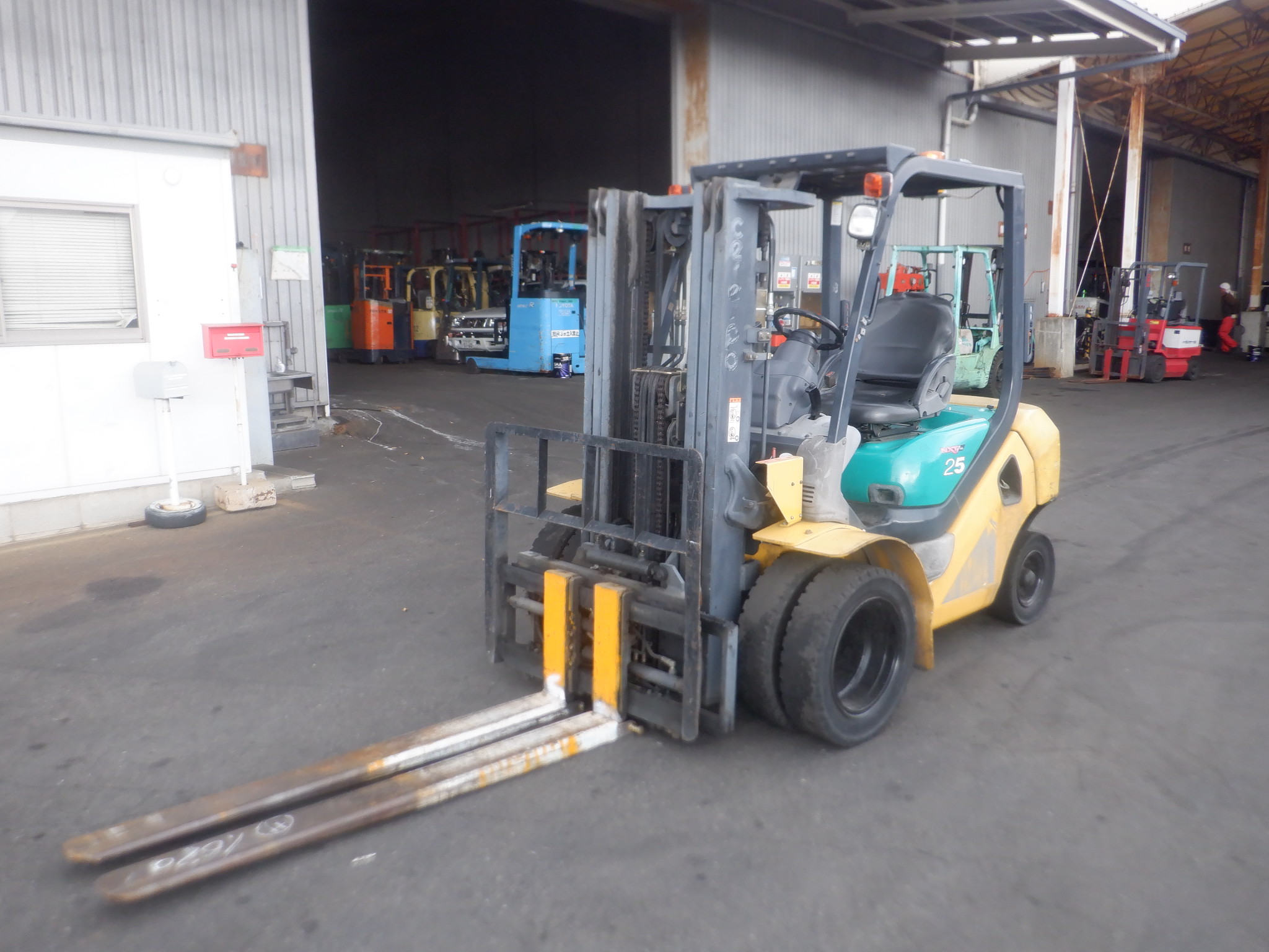 XE NÂNG XĂNG KOMATSU FG25C-16 714789  - Hotline: 096.235.1368