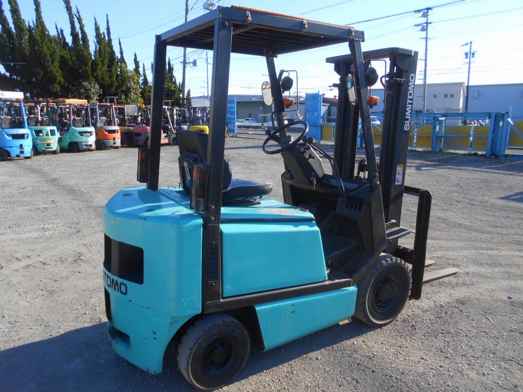 Xe Nâng 1,5 Tấn Số tự động, chui container SUMITOMO 03-FD15PVIXA Nhập Nhật Giá tốt