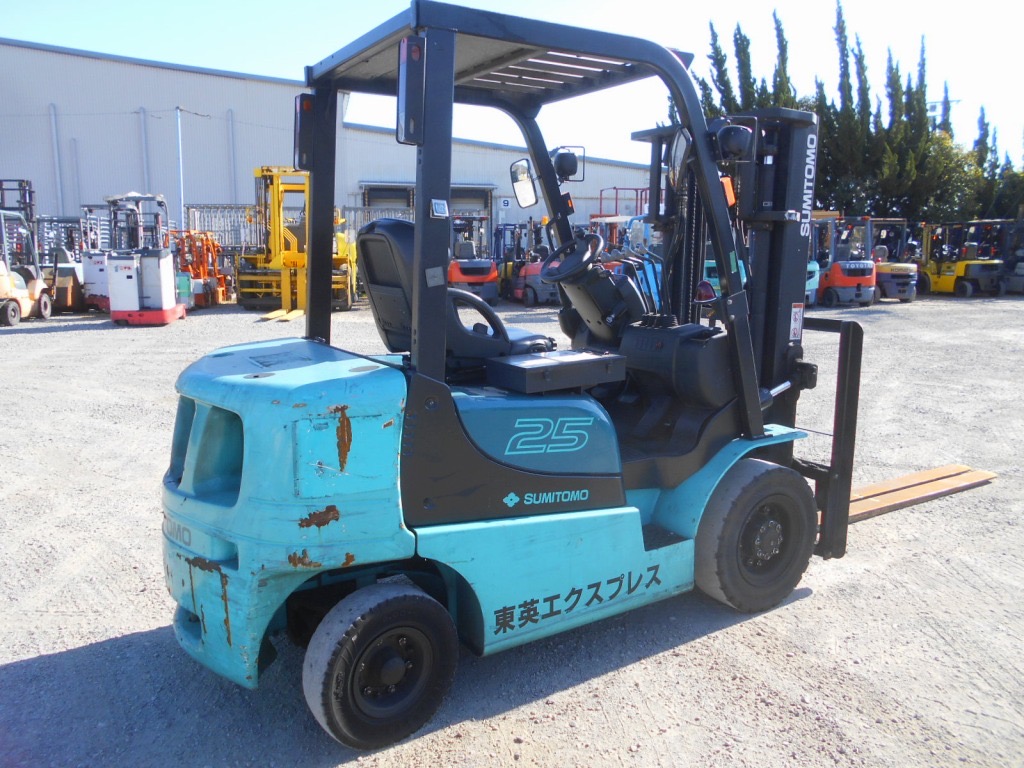 Xe nâng Nhật bãi 2,5 tấn SUMITOMO 11FD25PAXI98D dịch càng đời cao 2014 cực đẹp