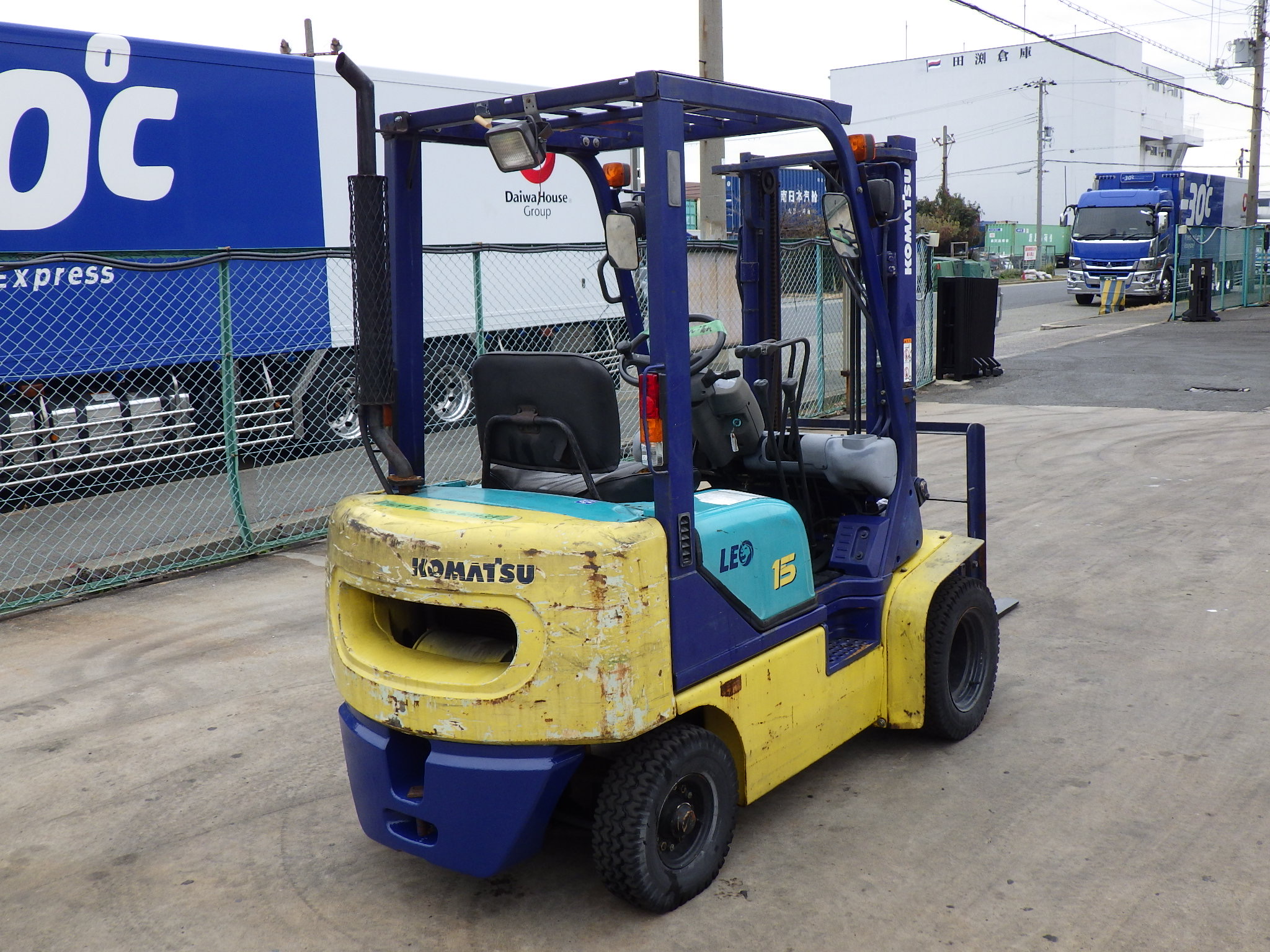 Xe Nâng 1,5 Tấn Komatsu FD15C-16 số sàn, lốp kép, dịch giá Nhập Nhật Giá tốt