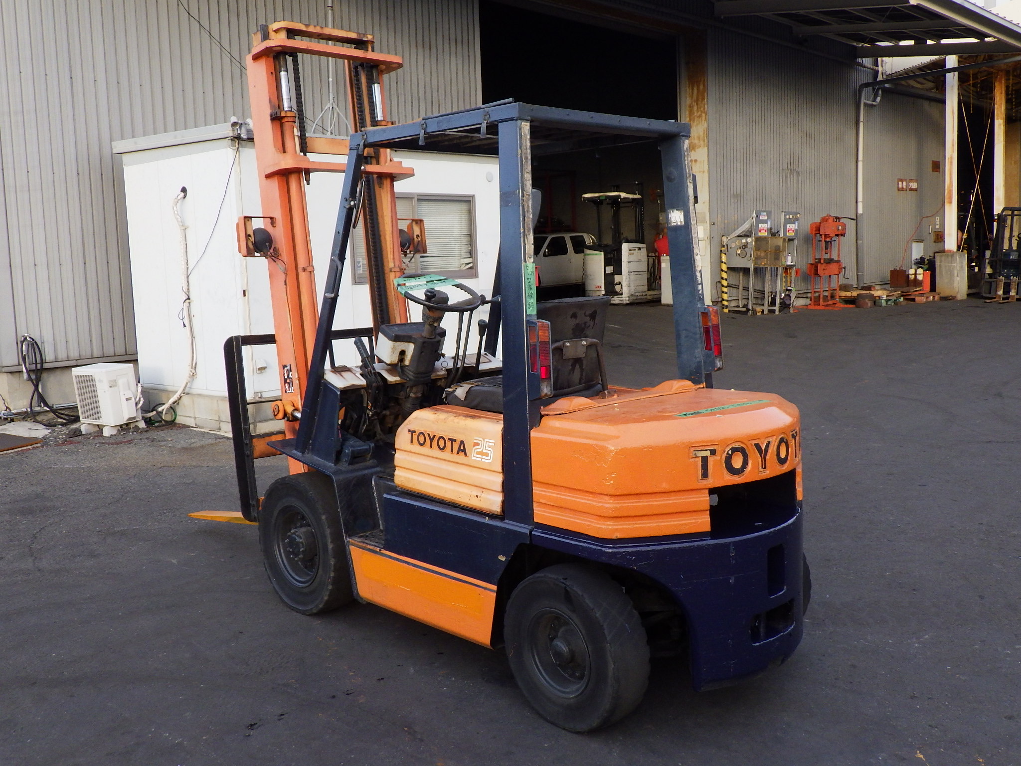 Xe Nâng Nhật Bãi 2,5 Tấn TOYOTA 5FD25 Số Sàn, Siêu Bền Bỉ
