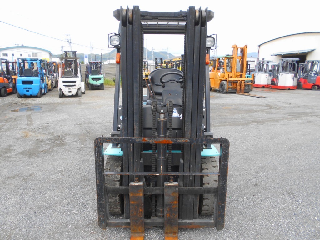 Xe nâng 2 tấn chui cont SUMITOMO 11FD20PAXI92D đời 2015