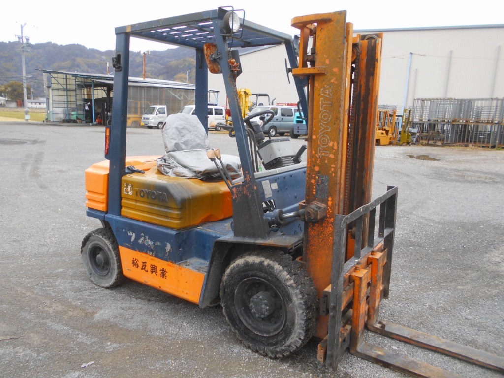 Xe nâng dầu 2 tấn TOYOTA 5FD20 số sàn, dịch giá – Giá rẻ, Nhập khẩu từ Nhật Bản