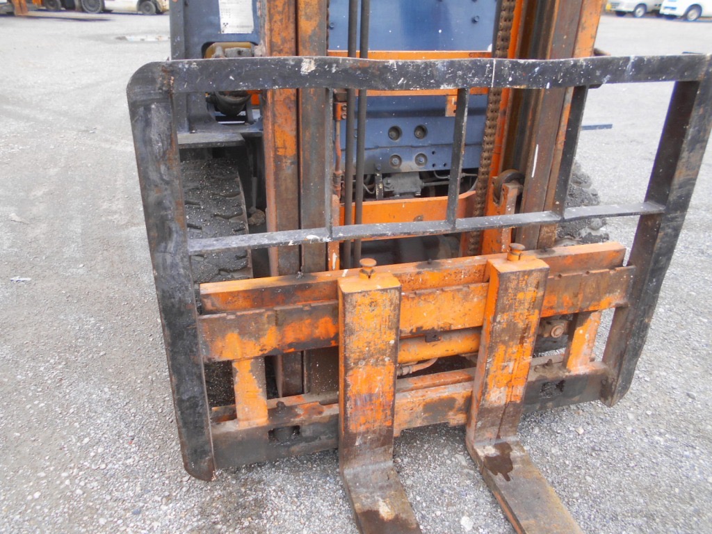 Xe nâng dầu 2 tấn TOYOTA 5FD20 số sàn, dịch giá – Giá rẻ, Nhập khẩu từ Nhật Bản