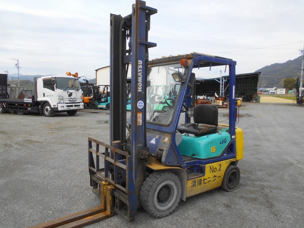 Xe nâng dầu 1,5 tấn KOMATSU FD15T-16 – Tháp nâng 4 mét, gật gù – Nhập khẩu Nhật Bản – Giá tốt nhất!