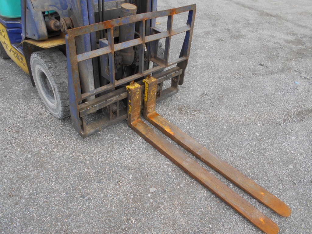 Xe nâng dầu 1,5 tấn KOMATSU FD15T-16 – Tháp nâng 4 mét, gật gù – Nhập khẩu Nhật Bản – Giá tốt nhất!