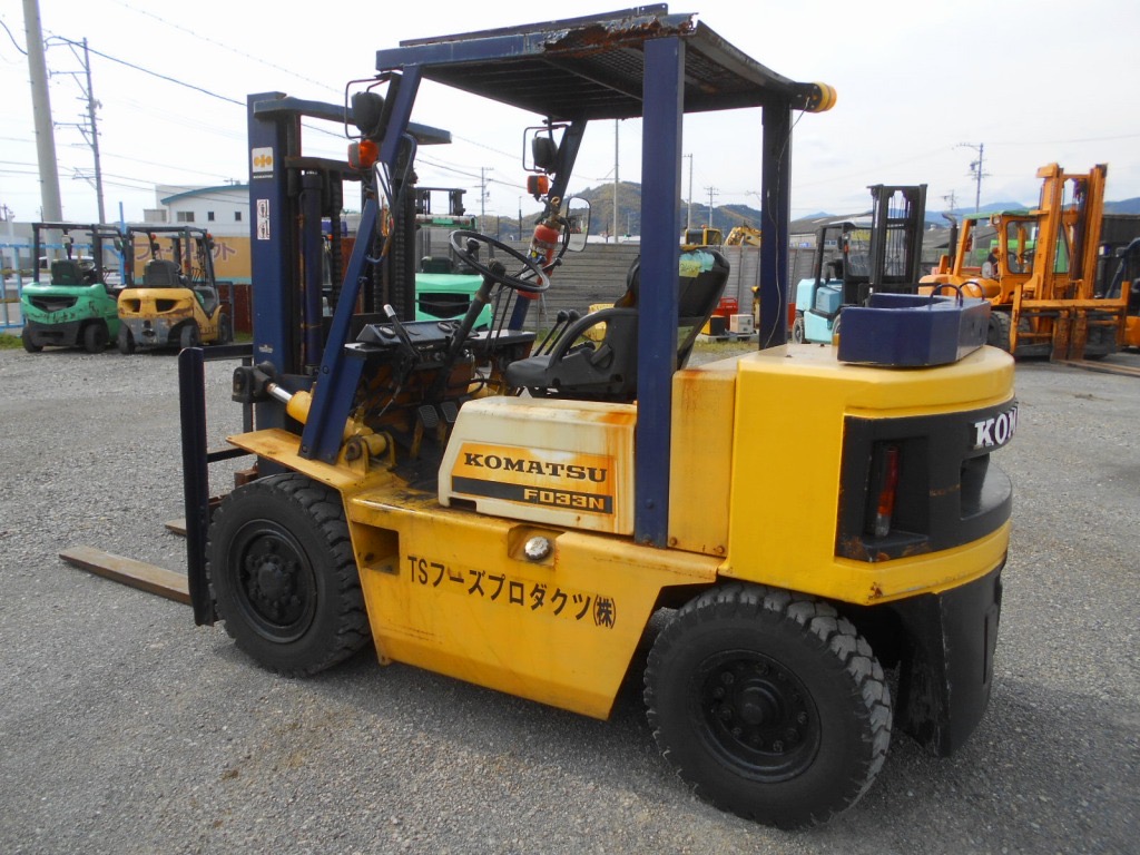 Xe nâng dầu 3,3 tấn Komatsu FD33-4 số sàn kèm đối trọng phụ – Nhập khẩu từ Nhật Bản