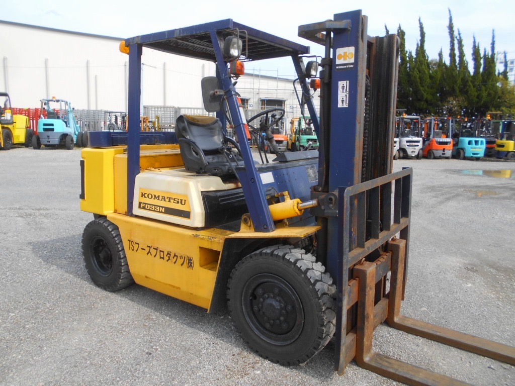 Xe nâng dầu 3,3 tấn Komatsu FD33-4 số sàn kèm đối trọng phụ – Nhập khẩu từ Nhật Bản