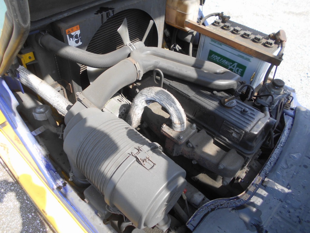 Xe nâng dầu 2,5 tấn Komatsu FD25C-12 số sàn cực đẹp– Nhập khẩu từ Nhật Bản