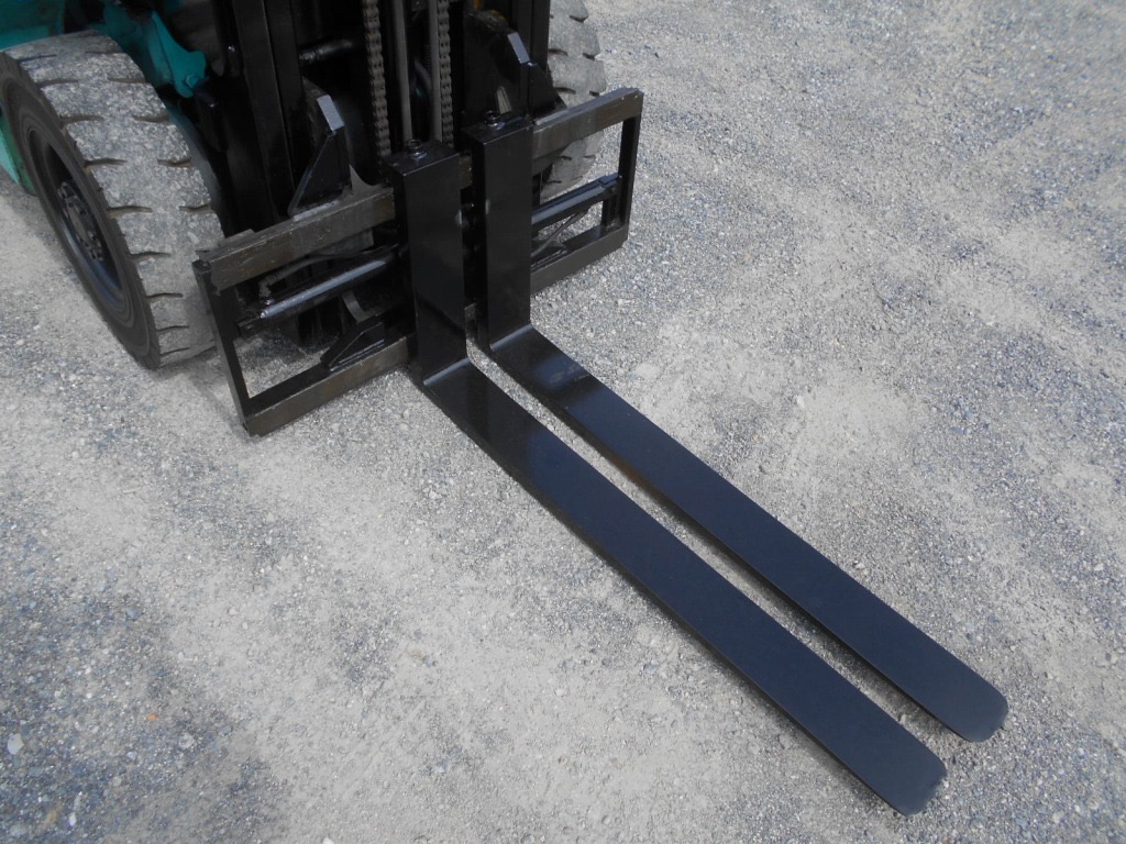 Xe nâng dầu 2,5 tấn SUMITOMO 11-FD25PVIIHA chui container nâng cao 3m dịch càng giá rẻ