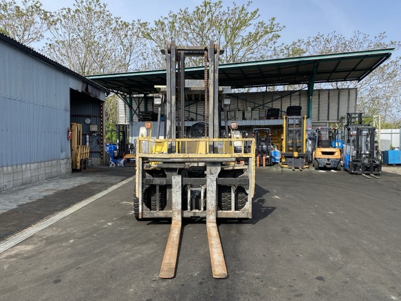 Xe nâng dầu 5 tấn TCM FD50Z7 số tự động, dịch giá nâng cao 4m