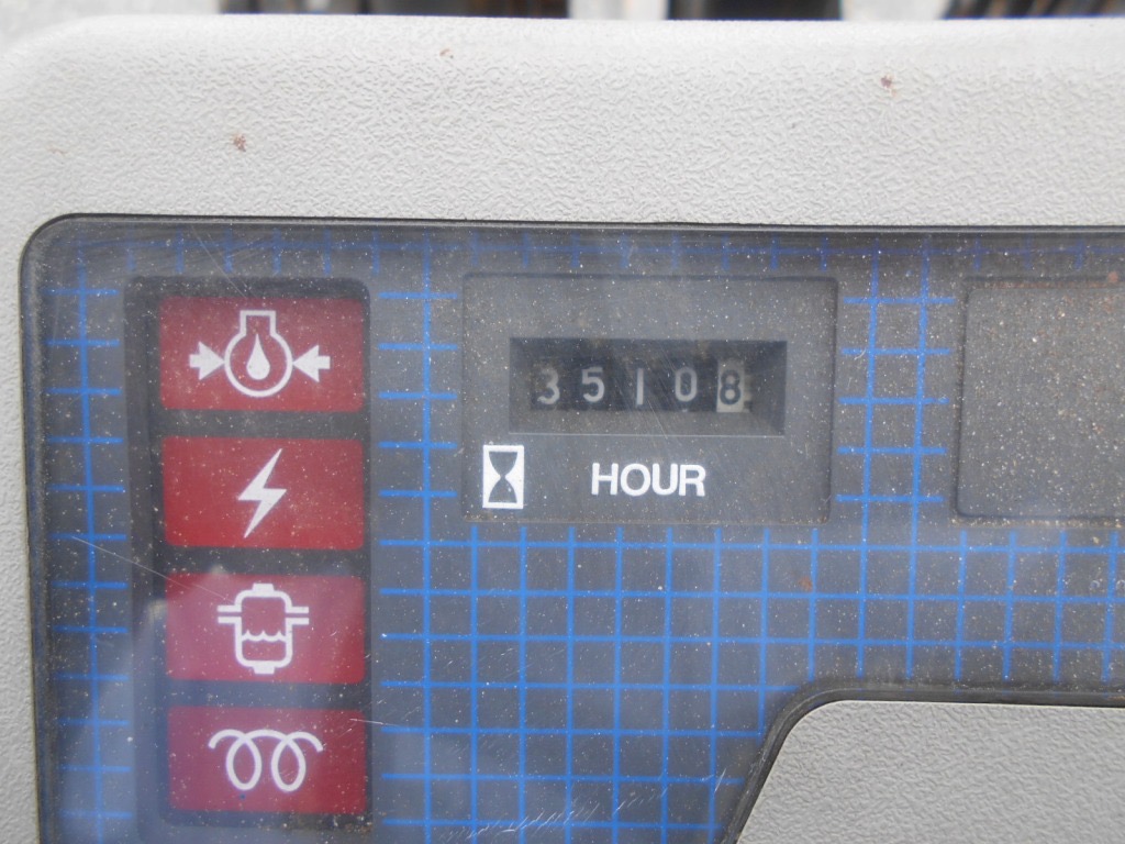 Xe nâng dầu 2,5 tấn Komatsu FD25-11 số sàn, gật gù lốp kép nhập Nhật giá rẻ