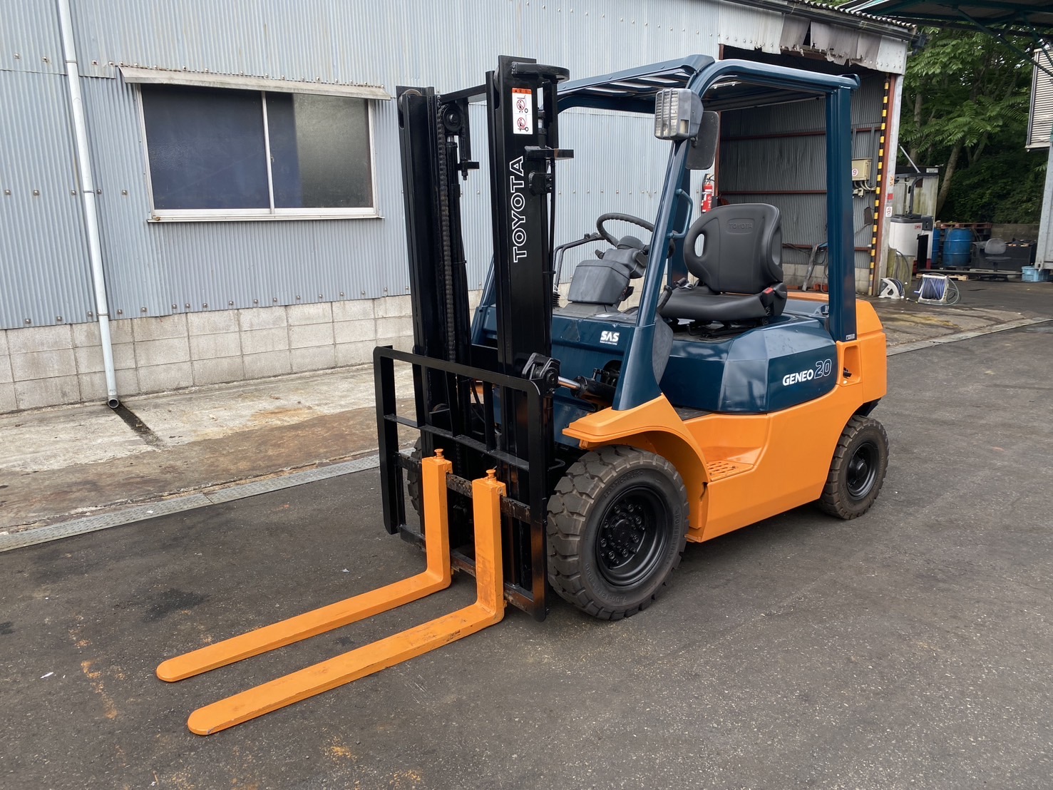 Xe nâng dầu 2 tấn TOYOTA 7FD20 số sàn nhập khẩu từ Nhật giá rẻ