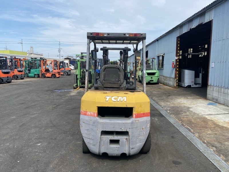 Xe nâng dầu 2,5 tấn TCM FD25T3 số tự động, gật gù động cơ TD27 bền bỉ Nhập Nhật