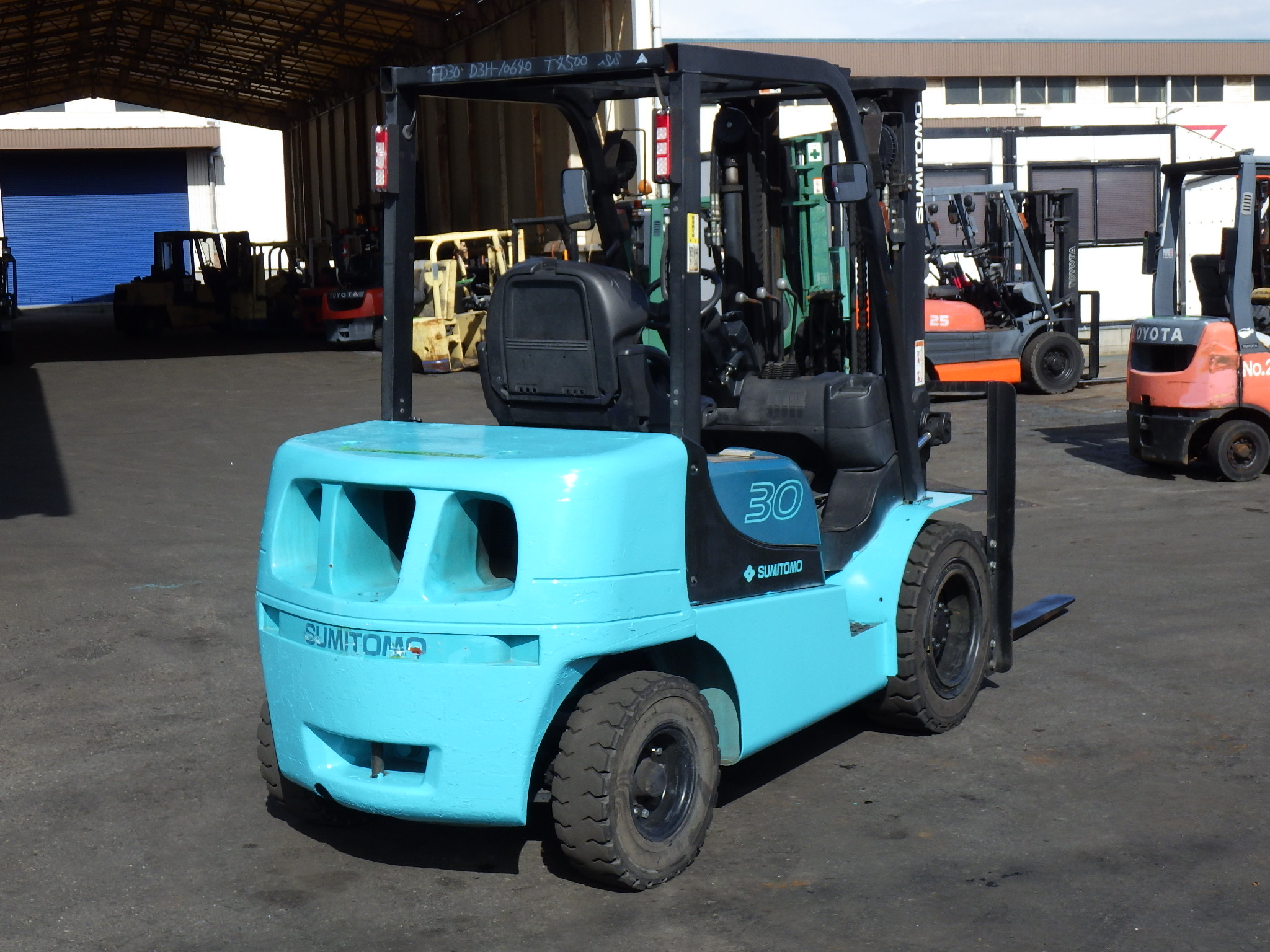 Xe nâng dầu 3 tấn SUMITOMO 13FD30PAXI98D chui container nâng cao 4,5 m dịch giá đời 2012