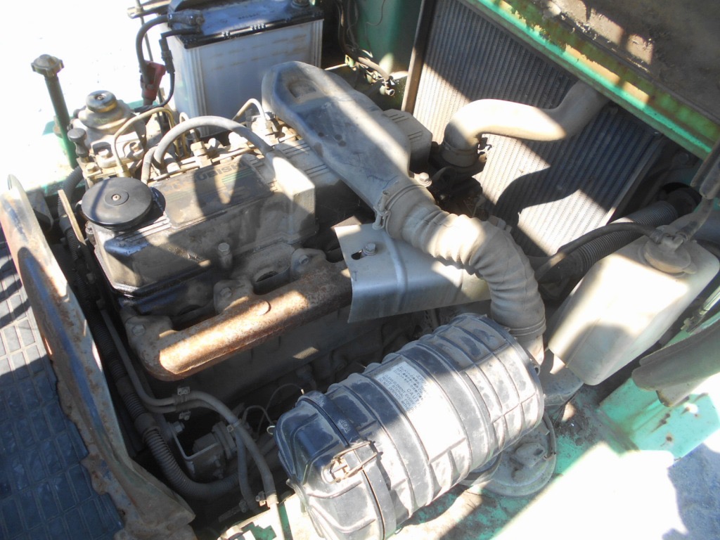 Xe nâng dầu 2,5 tấn MITSUBISHI FD25 số sàn, gật gù, lốp kép giá rẻ Nhập Nhật