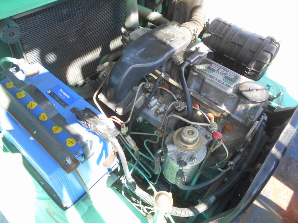 Xe nâng dầu 2 tấn MITSUBISHI FD20 số sàn, gật gù, giá rẻ Nhập Nhật