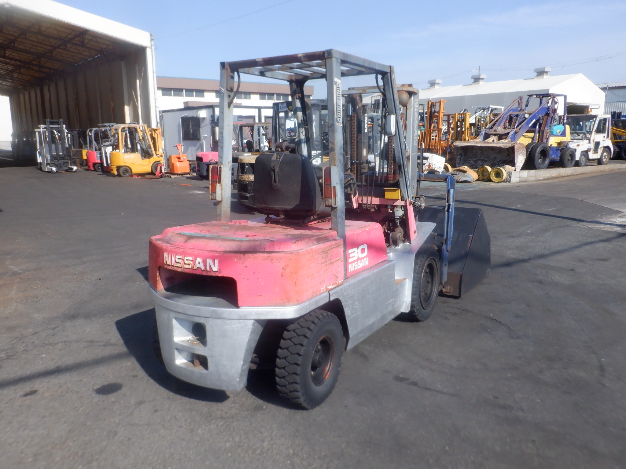 Bán xe nâng 3 tấn gật gù Nissan Nhật bãi - Xe cực chất, Giá Cả Hợp Lý