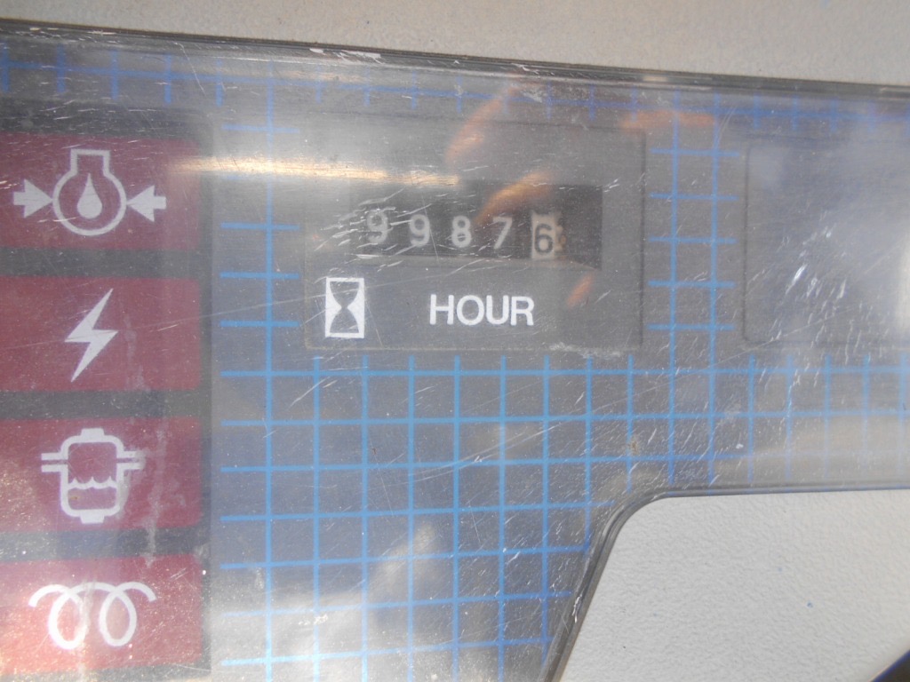 Xe nâng dầu 2 tấn Komatsu FD20-11 số tự động Nhập Nhật giá rẻ