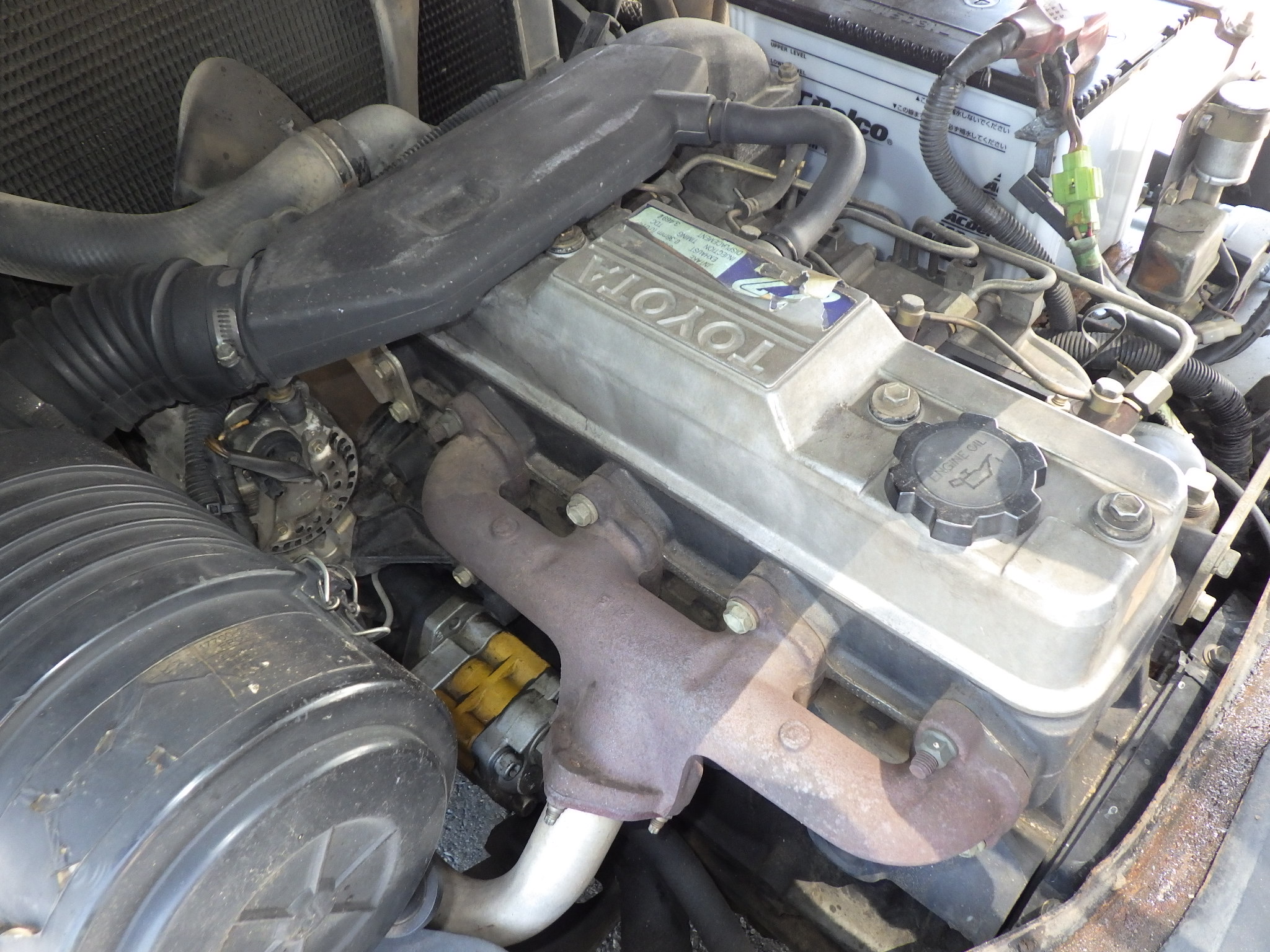 Xe nâng dầu 2,5 tấn TOYOTA 6FD25 số sàn, gật gù (lật đổ), lốp kép