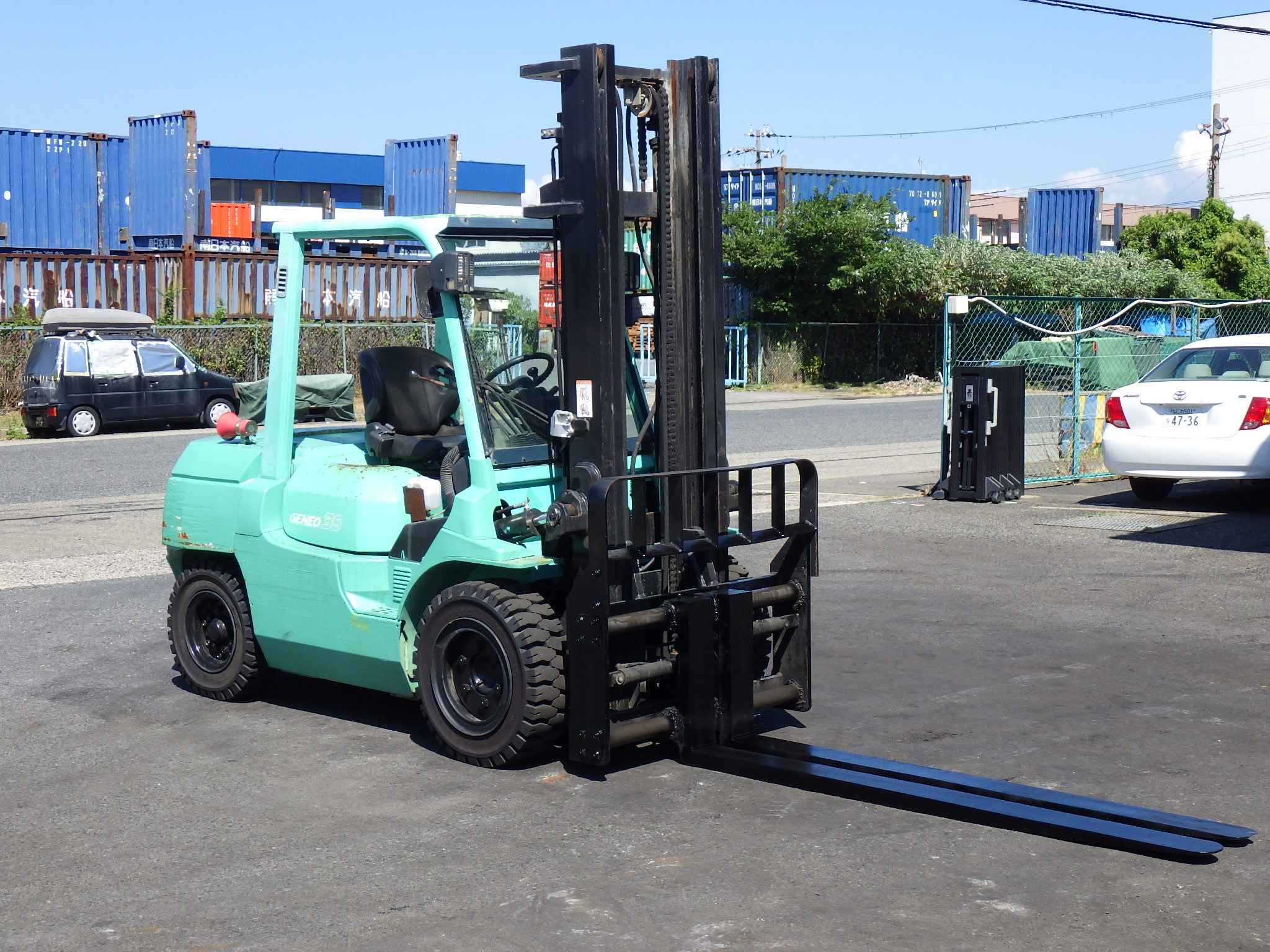 Xe nâng dầu 3,5 tấn TOYOTA 7FD35, dịch càng, tháp nâng cao 4m, sản xuất 2005