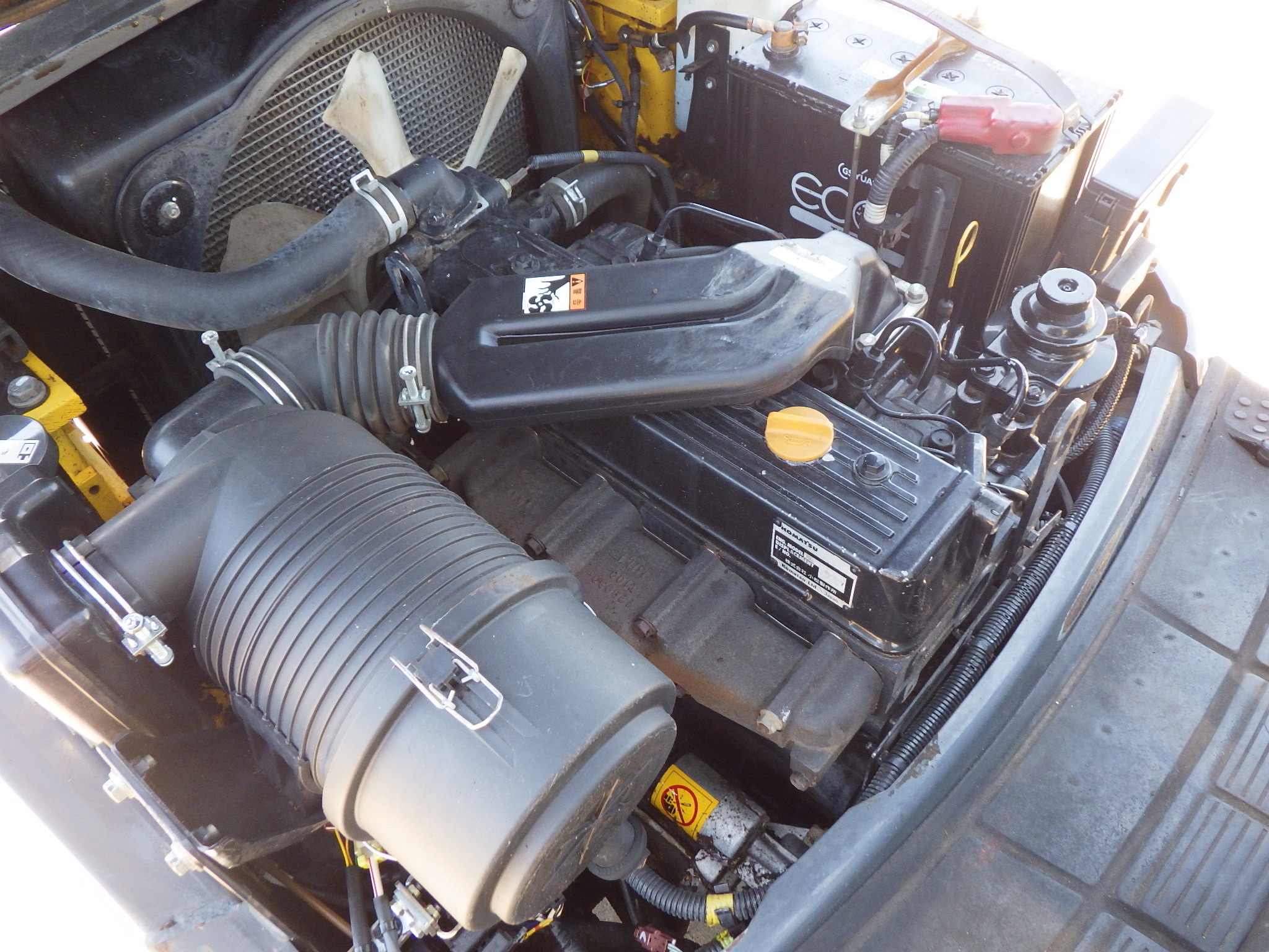 Xe nâng dầu 3 tấn KOMATSU FD30T-17 chui container (3 ty 3 lao), gật gù