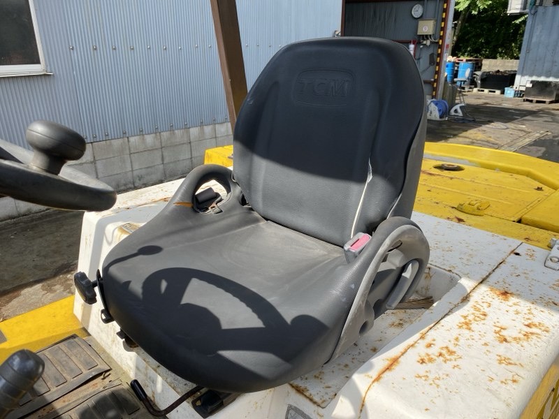 Xe nâng dầu 6 tấn TCM FD60Z7 số tự động dịch giá cực chất