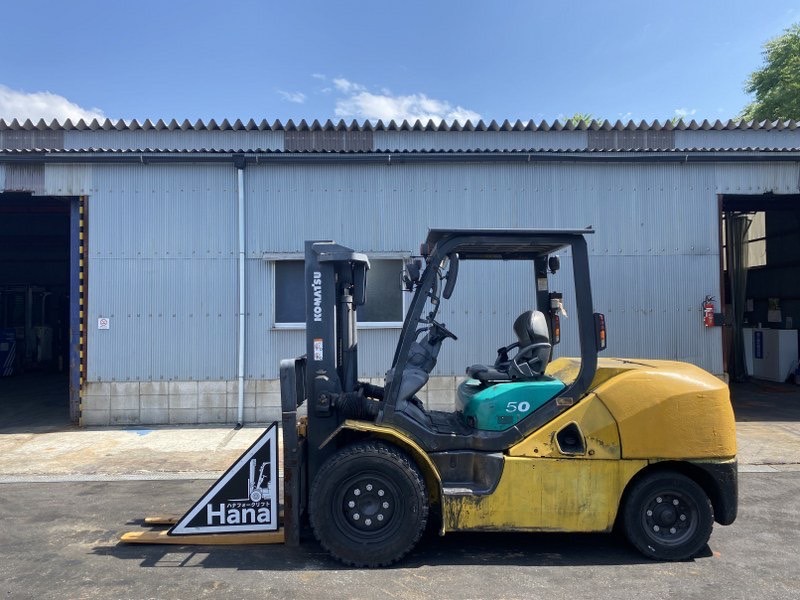 Xe nâng dầu 5 tấn KOMATSU FD50AT-10 đời 2009 cực đẹp, nhập khẩu từ Nhật Bản