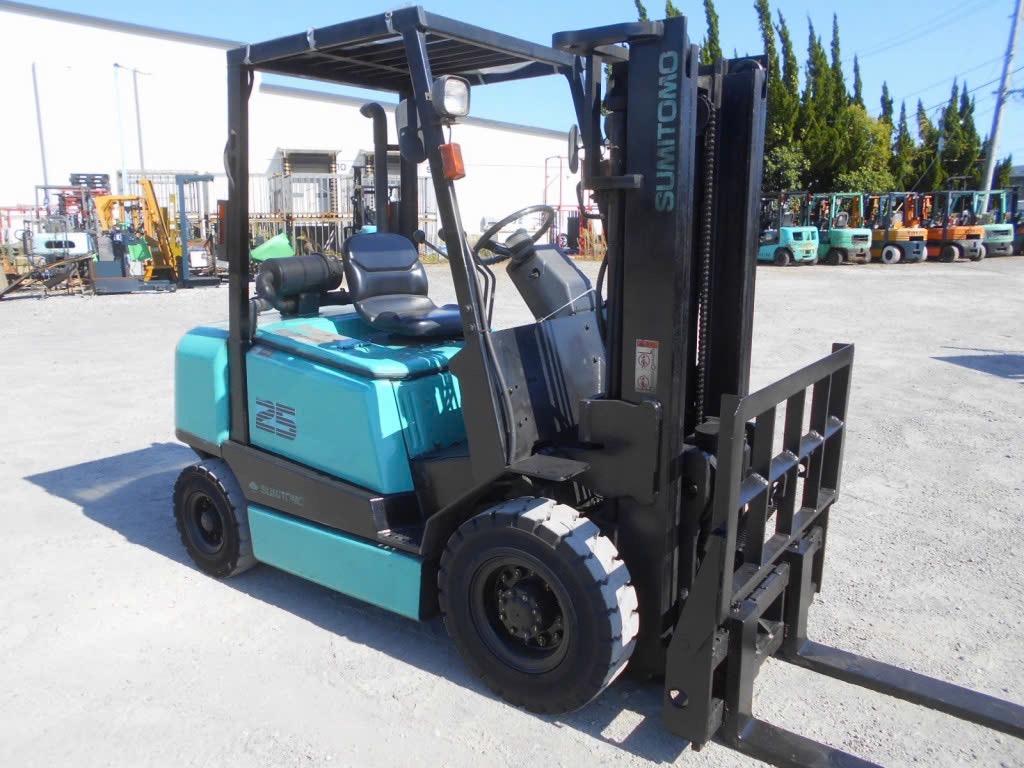 Xe nâng dầu 2,5 tấn SUMITOMO 11-FD25PVIIXA số tự động, gật gù cực đẹp nhập Nhật