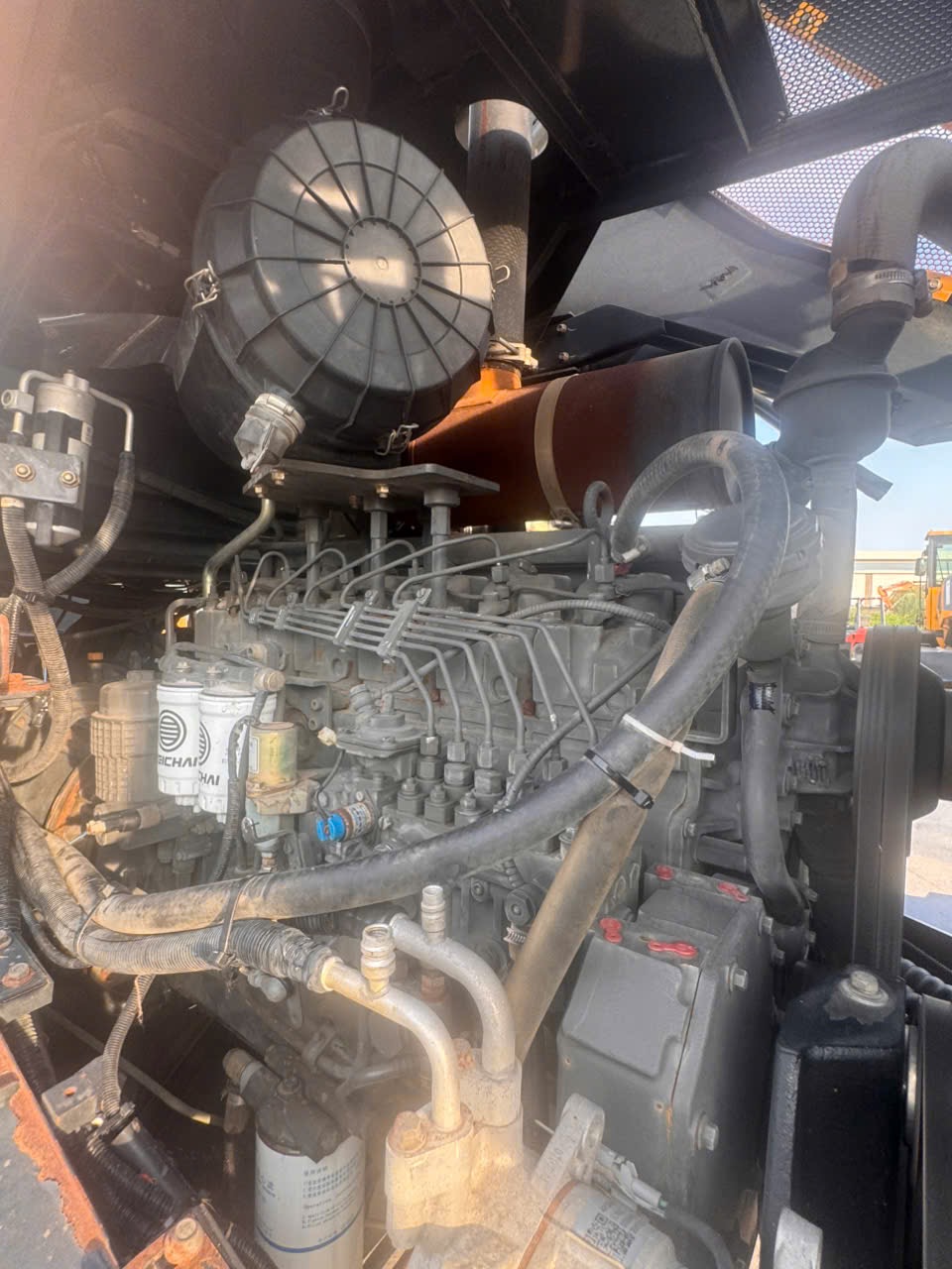 Xúc lật cũ LIUGONG 835H–Gầu 2,3 khối–Đời 2020 Máy hoạt động ít, như mới